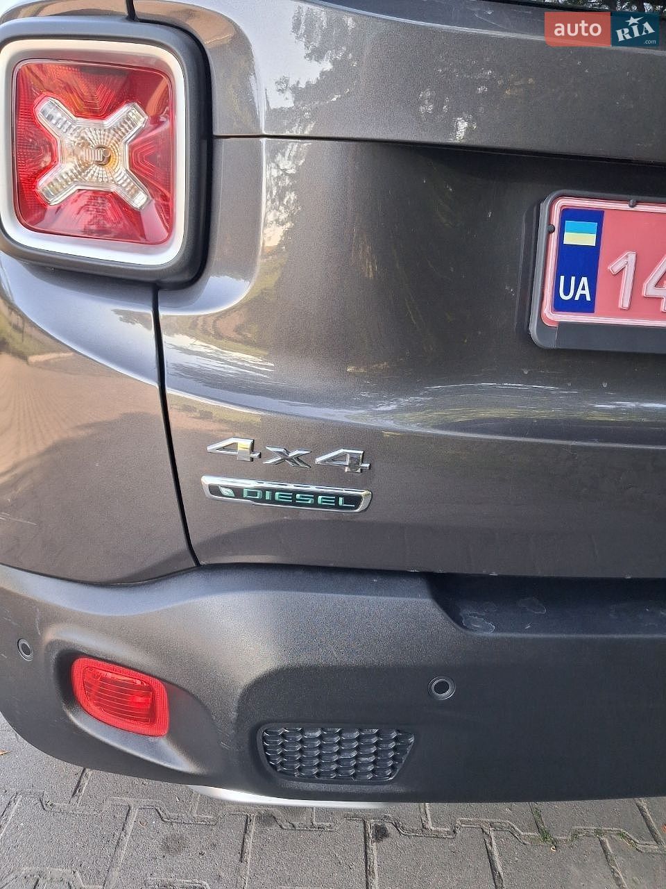 Jeep Renegade 2017 VIN 1C4BU0000HPF97021 фото оголошення 5 з 36