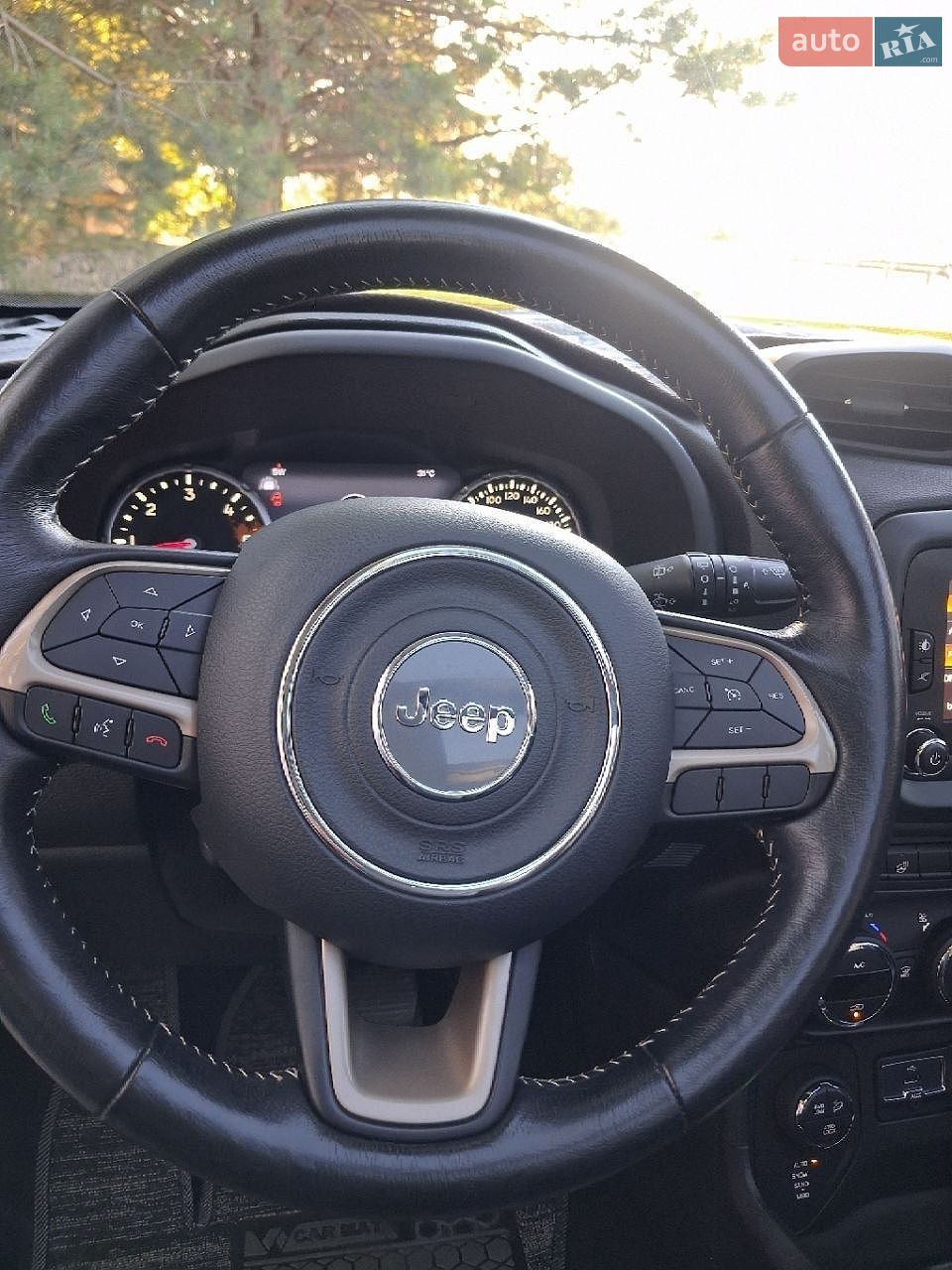 Jeep Renegade 2017 VIN 1C4BU0000HPF97021 фото оголошення 24 з 36