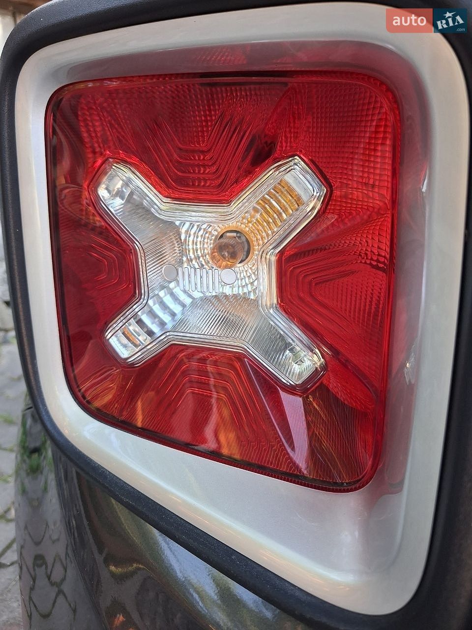 Jeep Renegade 2017 VIN 1C4BU0000HPF97021 фото оголошення 28 з 36