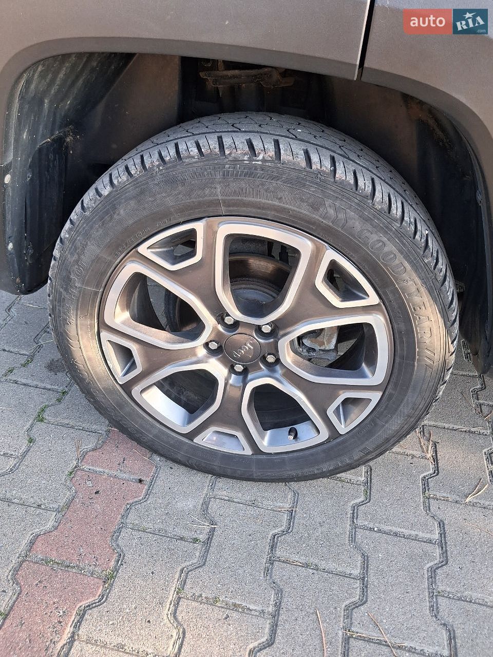 Jeep Renegade 2017 VIN 1C4BU0000HPF97021 фото оголошення 27 з 36