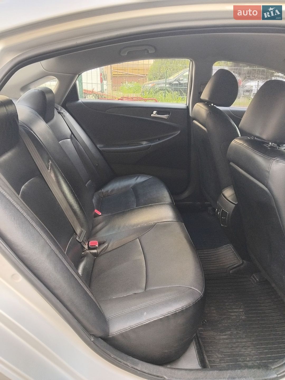Hyundai Sonata 2013 VIN KMHEC41LBEA612984 фото оголошення 2 з 5