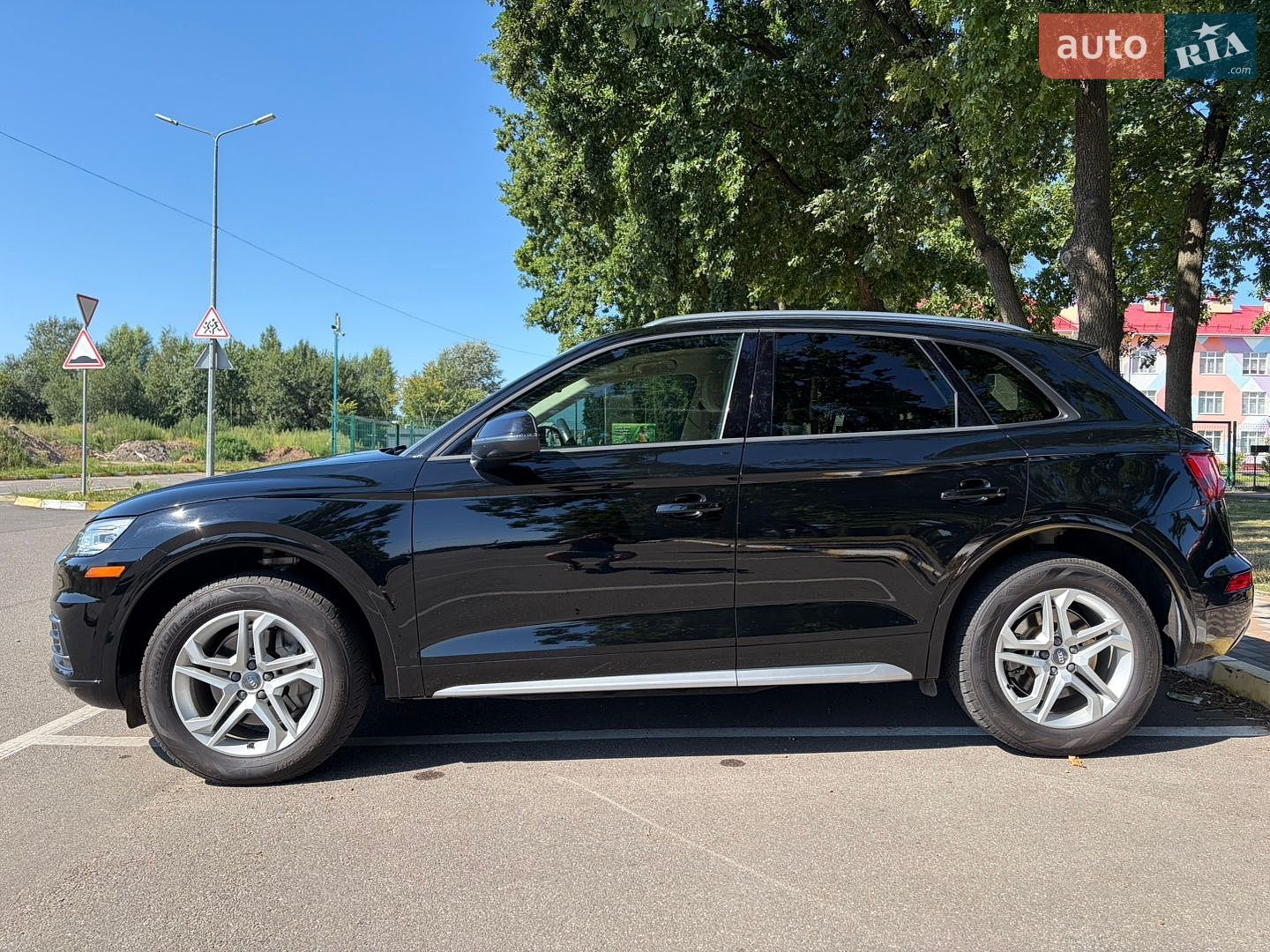 Audi Q5 2018 VIN WA1ANAFY8J2161057 фото оголошення 4 з 9