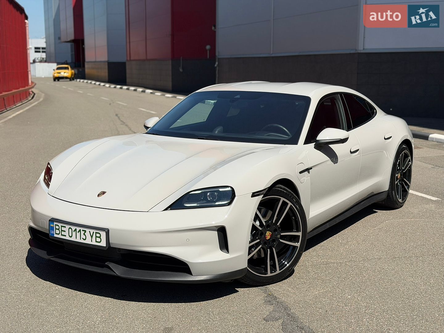 Porsche Taycan 2025 VIN WP0ZZZY11SSA03272 фото оголошення 2 з 18