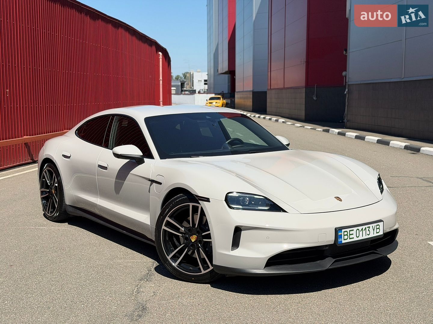 Porsche Taycan 2025 VIN WP0ZZZY11SSA03272 фото оголошення 4 з 18
