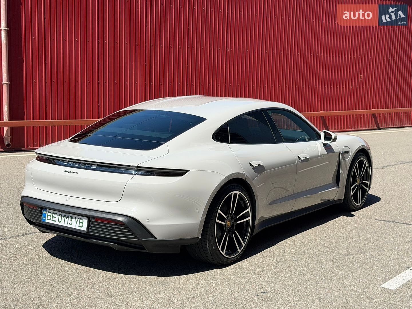 Porsche Taycan 2025 VIN WP0ZZZY11SSA03272 фото оголошення 8 з 18
