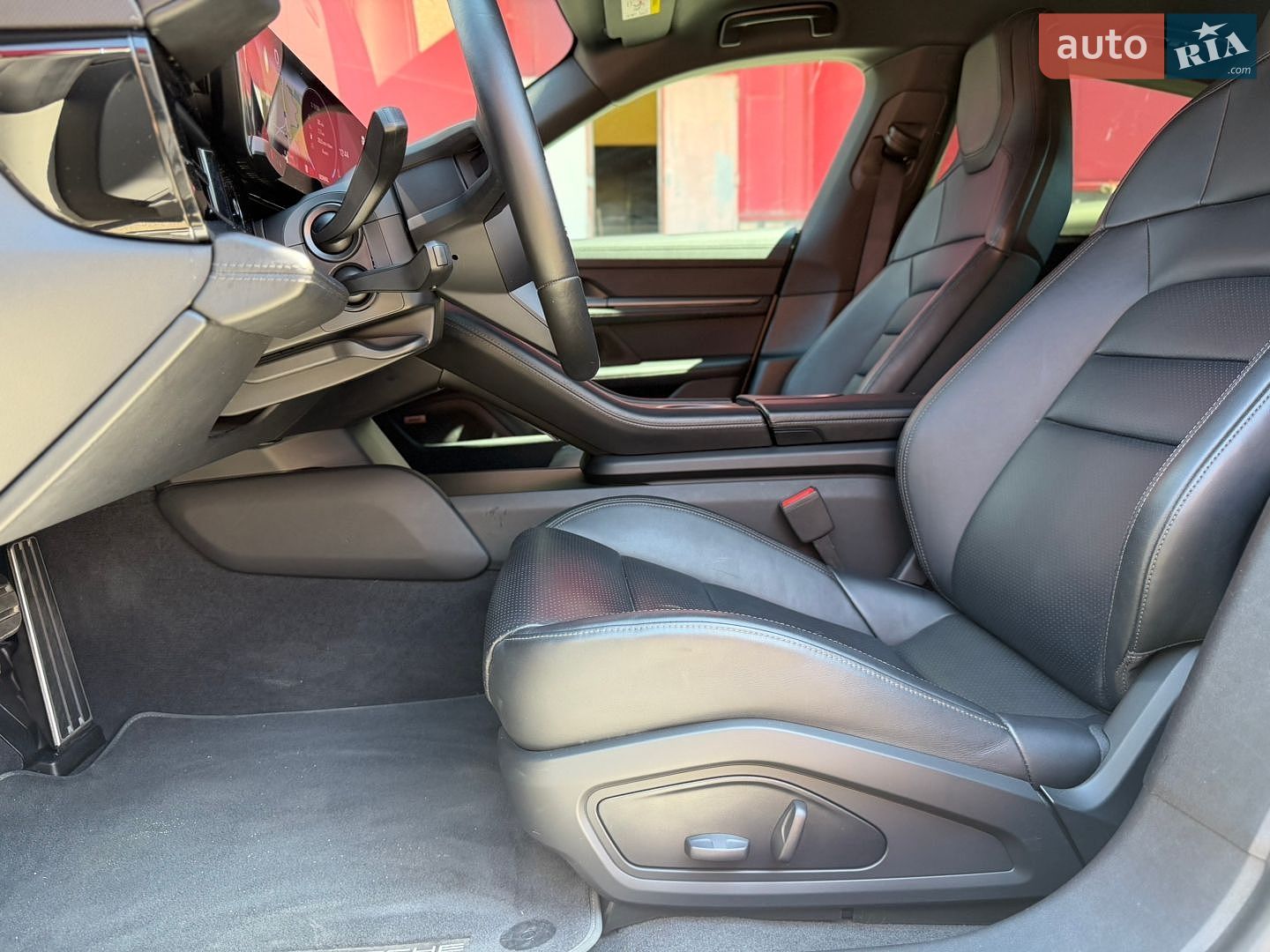 Porsche Taycan 2025 VIN WP0ZZZY11SSA03272 фото оголошення 14 з 18
