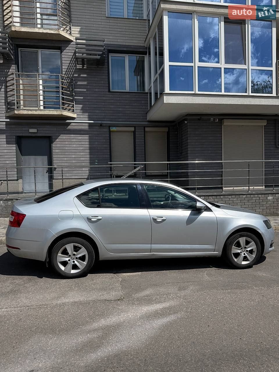 Skoda Octavia 2018 VIN TMBAN2NE6KB006575 фото оголошення 4 з 17