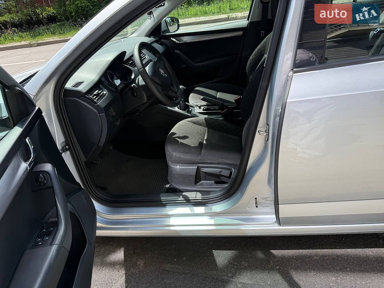 Skoda Octavia 2018 VIN TMBAN2NE6KB006575 фото оголошення 11 з 17