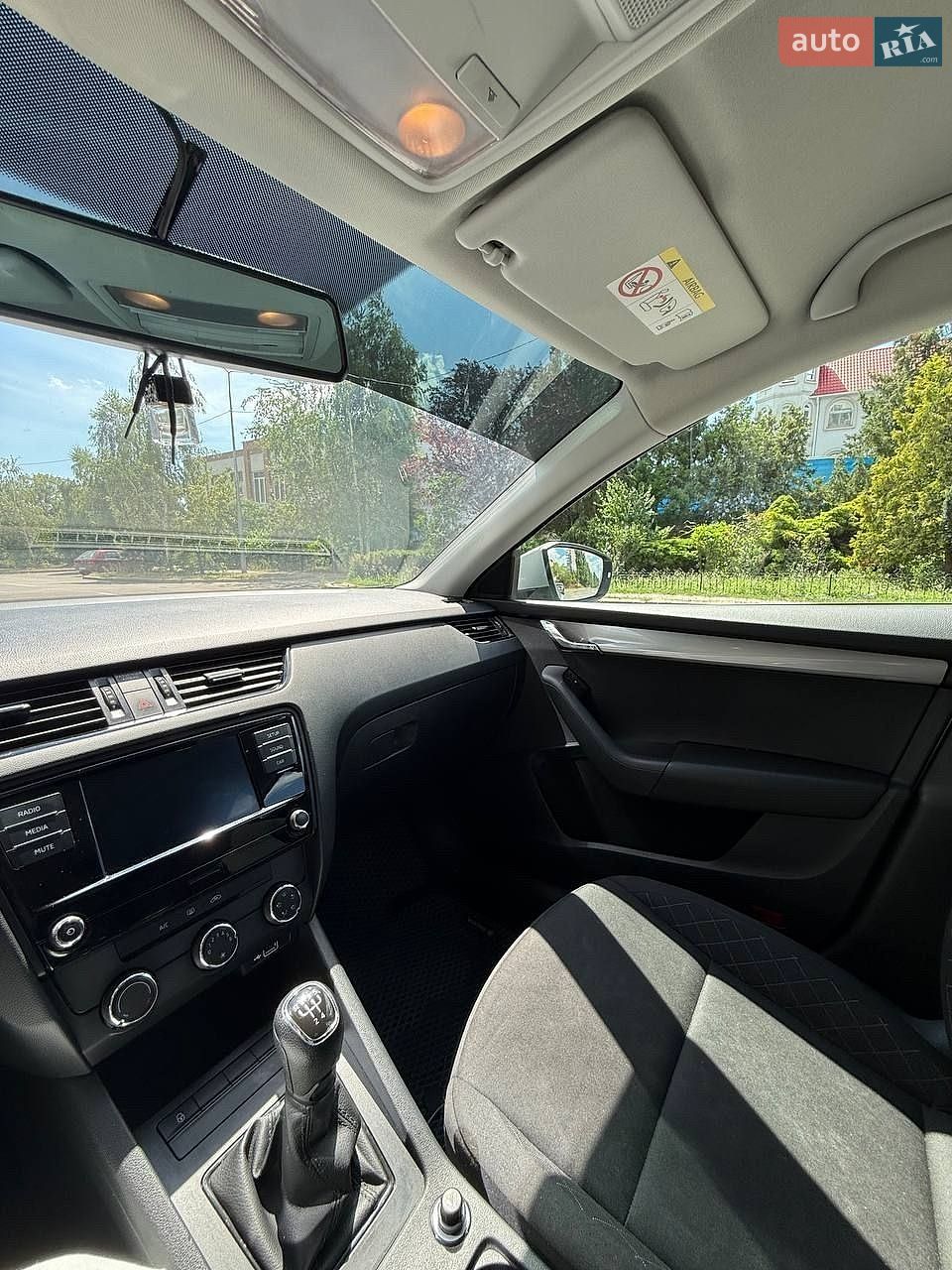 Skoda Octavia 2018 VIN TMBAN2NE6KB006575 фото оголошення 10 з 17