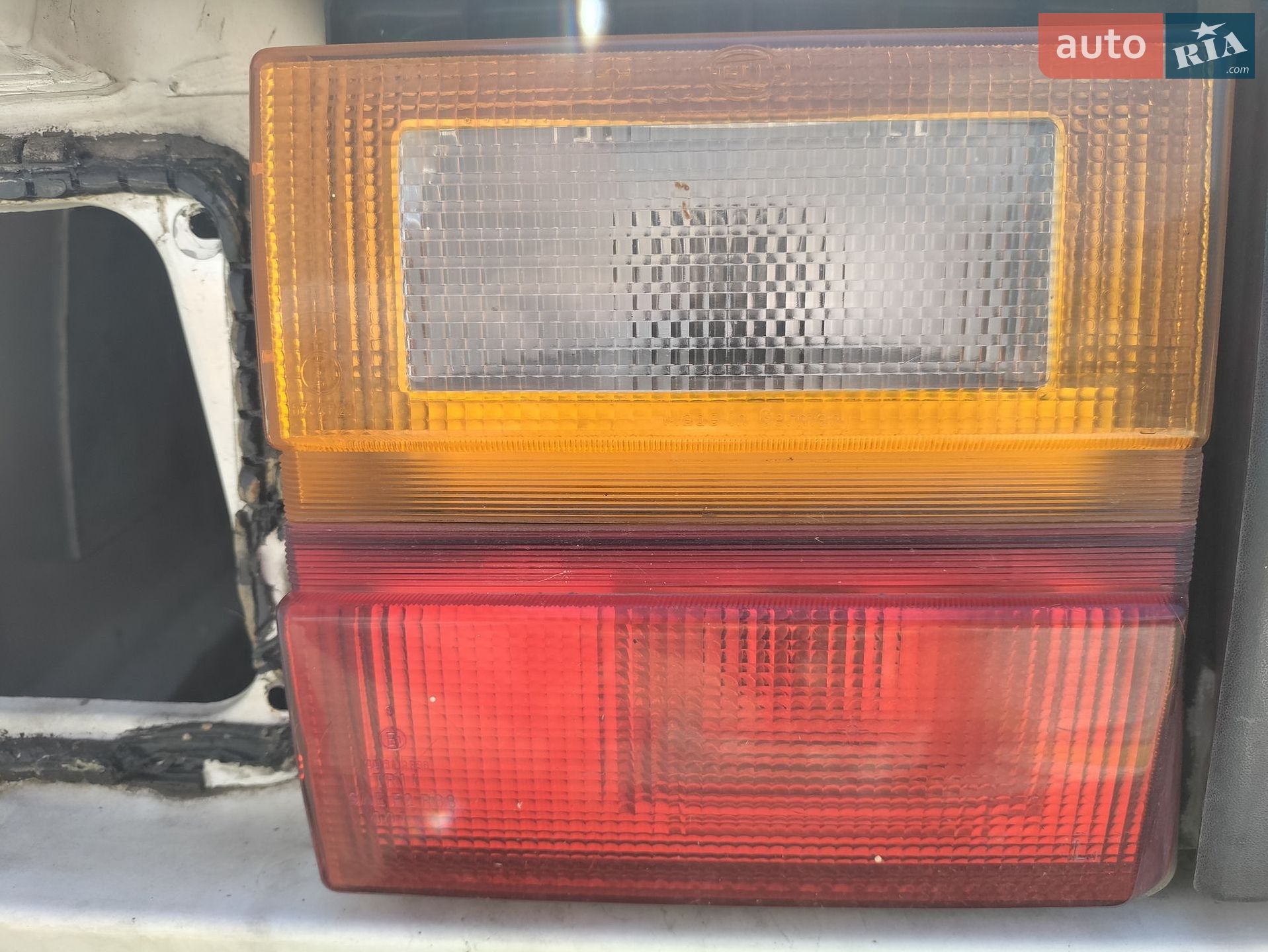 Audi 100 1988 VIN WAUZZZ44ZJN240885 фото оголошення 3 з 13