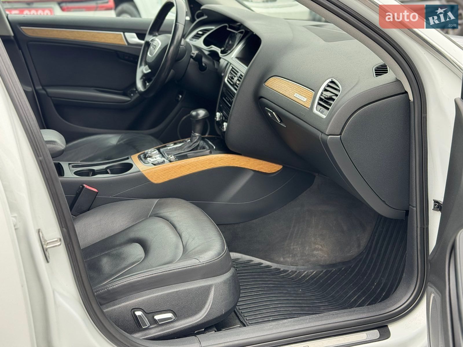 Audi A4 Allroad 2012 VIN WA1VFAFL8DA126676 фото оголошення 10 з 20