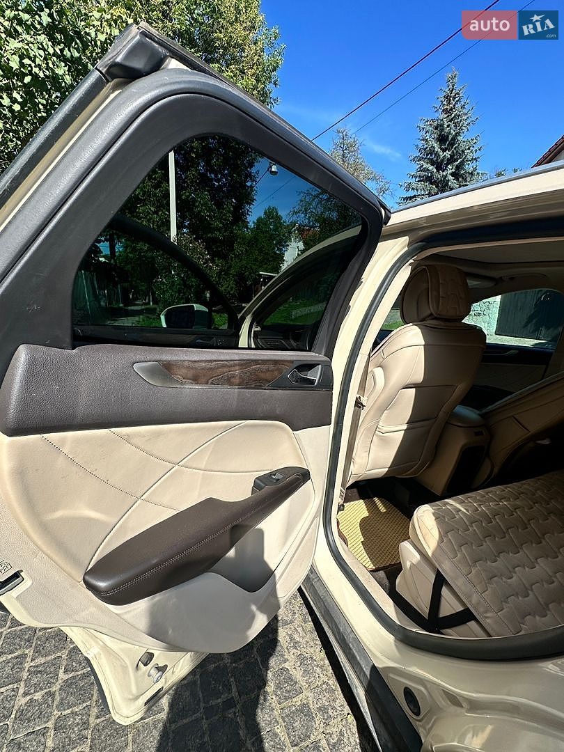Lincoln MKC 2017 VIN 5LMCJ3D94JUL12829 фото оголошення 6 з 15