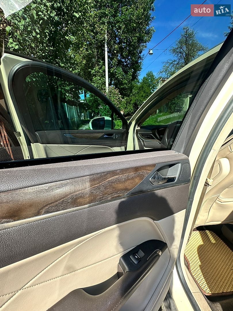 Lincoln MKC 2017 VIN 5LMCJ3D94JUL12829 фото оголошення 7 з 15