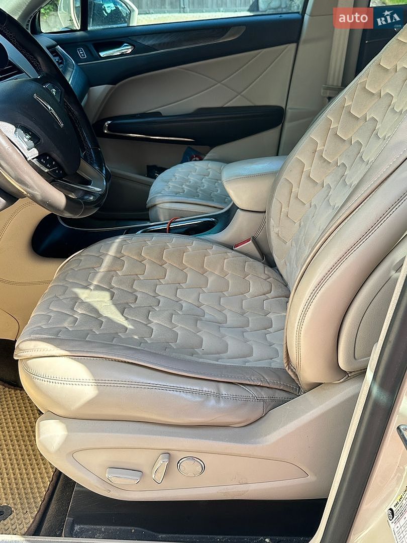 Lincoln MKC 2017 VIN 5LMCJ3D94JUL12829 фото оголошення 12 з 15