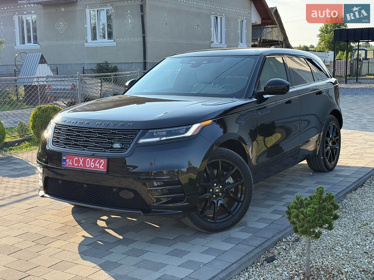 Land Rover Range Rover Velar 2025 VIN SALYL2EXXTA818032 фото оголошення 17 з 82