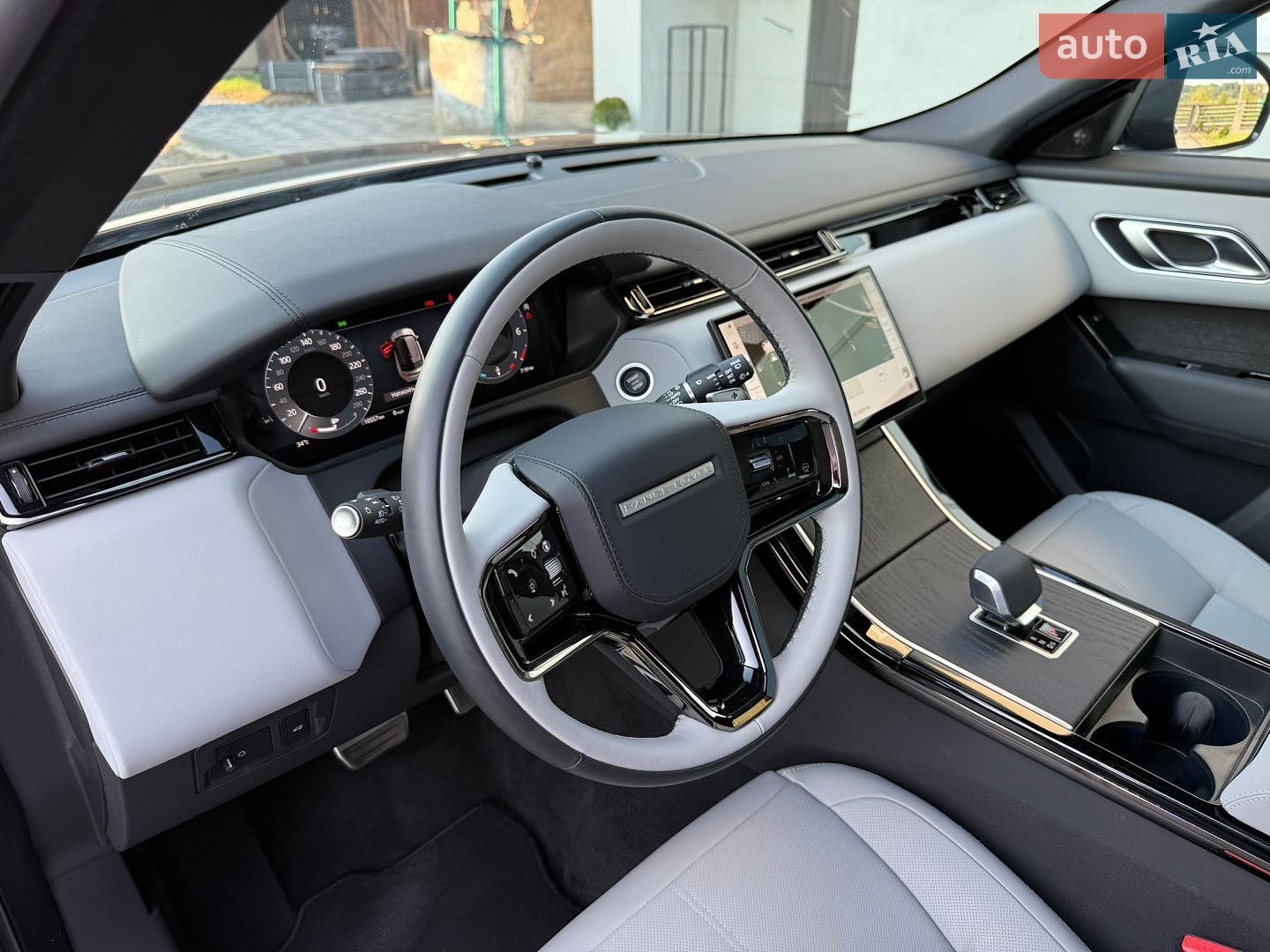 Land Rover Range Rover Velar 2025 VIN SALYL2EXXTA818032 фото оголошення 28 з 82