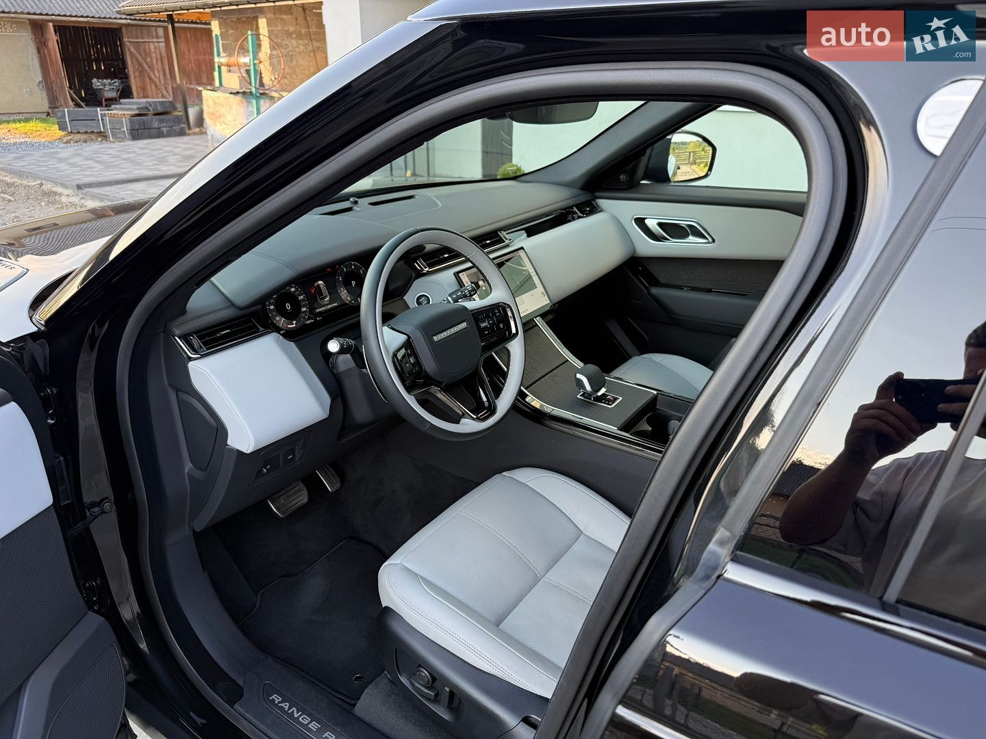 Land Rover Range Rover Velar 2025 VIN SALYL2EXXTA818032 фото оголошення 32 з 82