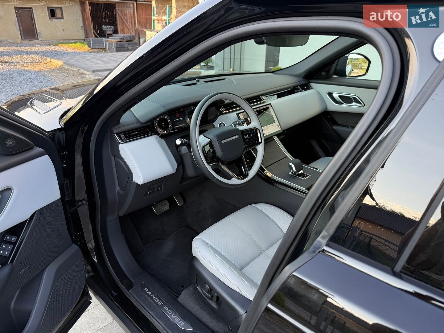 Land Rover Range Rover Velar 2025 VIN SALYL2EXXTA818032 фото оголошення 31 з 82