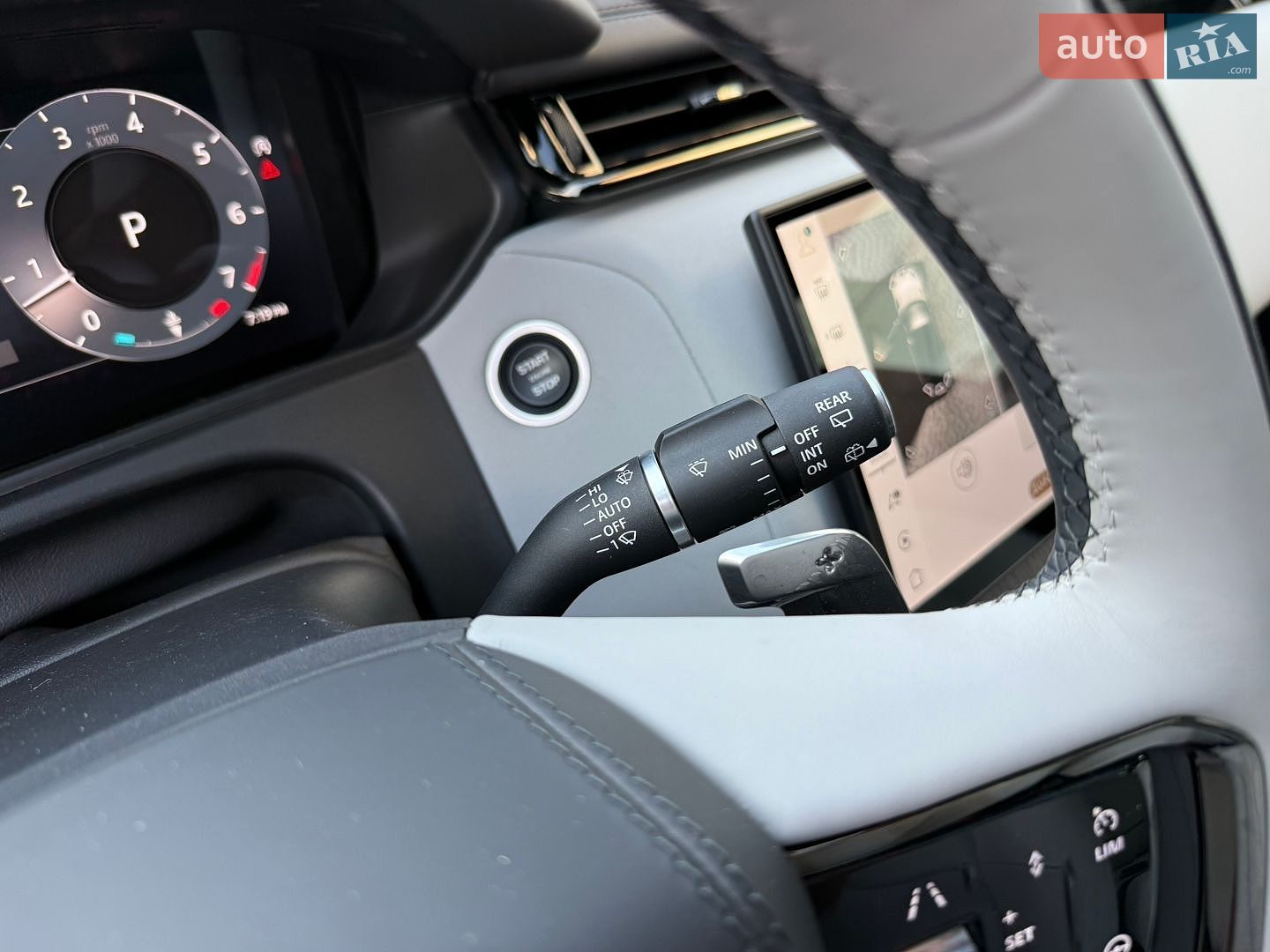 Land Rover Range Rover Velar 2025 VIN SALYL2EXXTA818032 фото оголошення 37 з 82