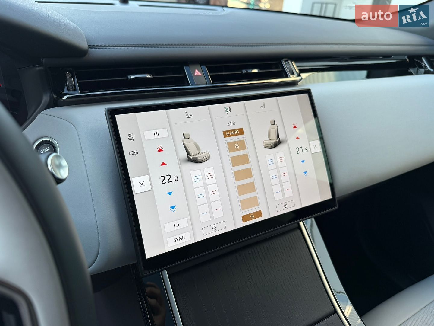 Land Rover Range Rover Velar 2025 VIN SALYL2EXXTA818032 фото оголошення 41 з 82