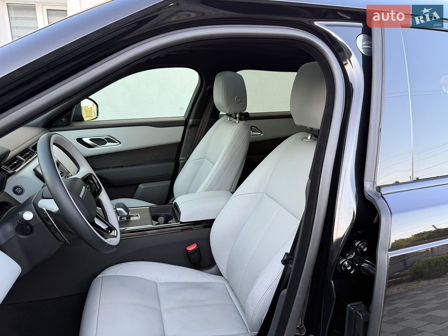 Land Rover Range Rover Velar 2025 VIN SALYL2EXXTA818032 фото оголошення 43 з 82