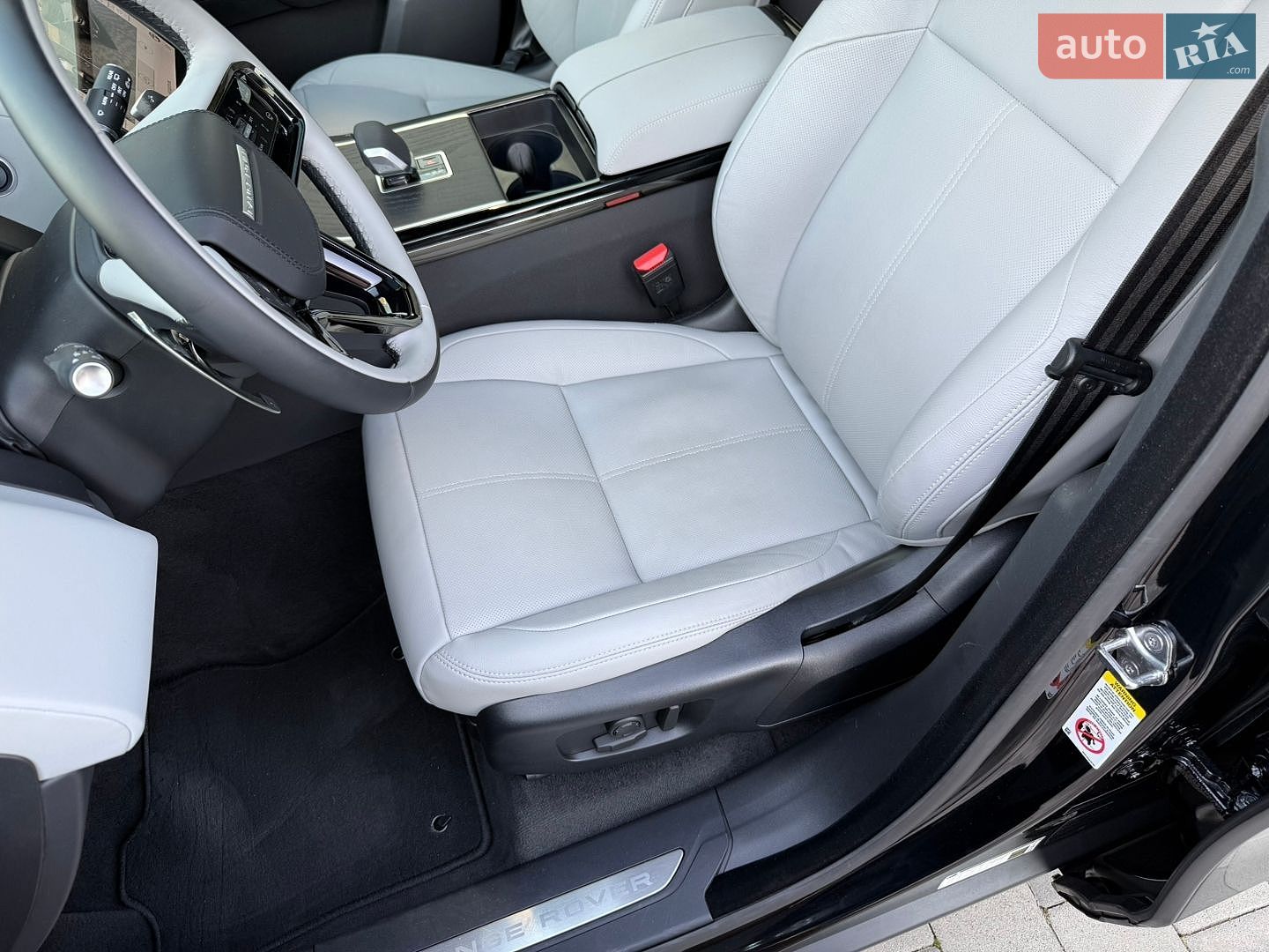 Land Rover Range Rover Velar 2025 VIN SALYL2EXXTA818032 фото оголошення 44 з 82