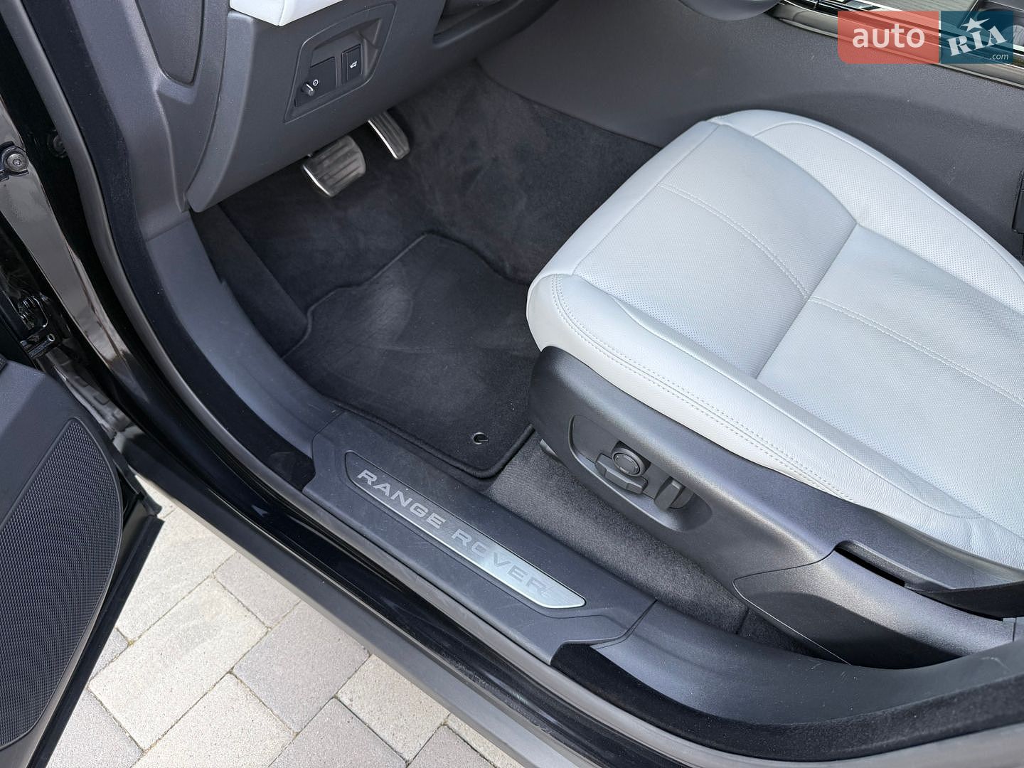Land Rover Range Rover Velar 2025 VIN SALYL2EXXTA818032 фото оголошення 45 з 82