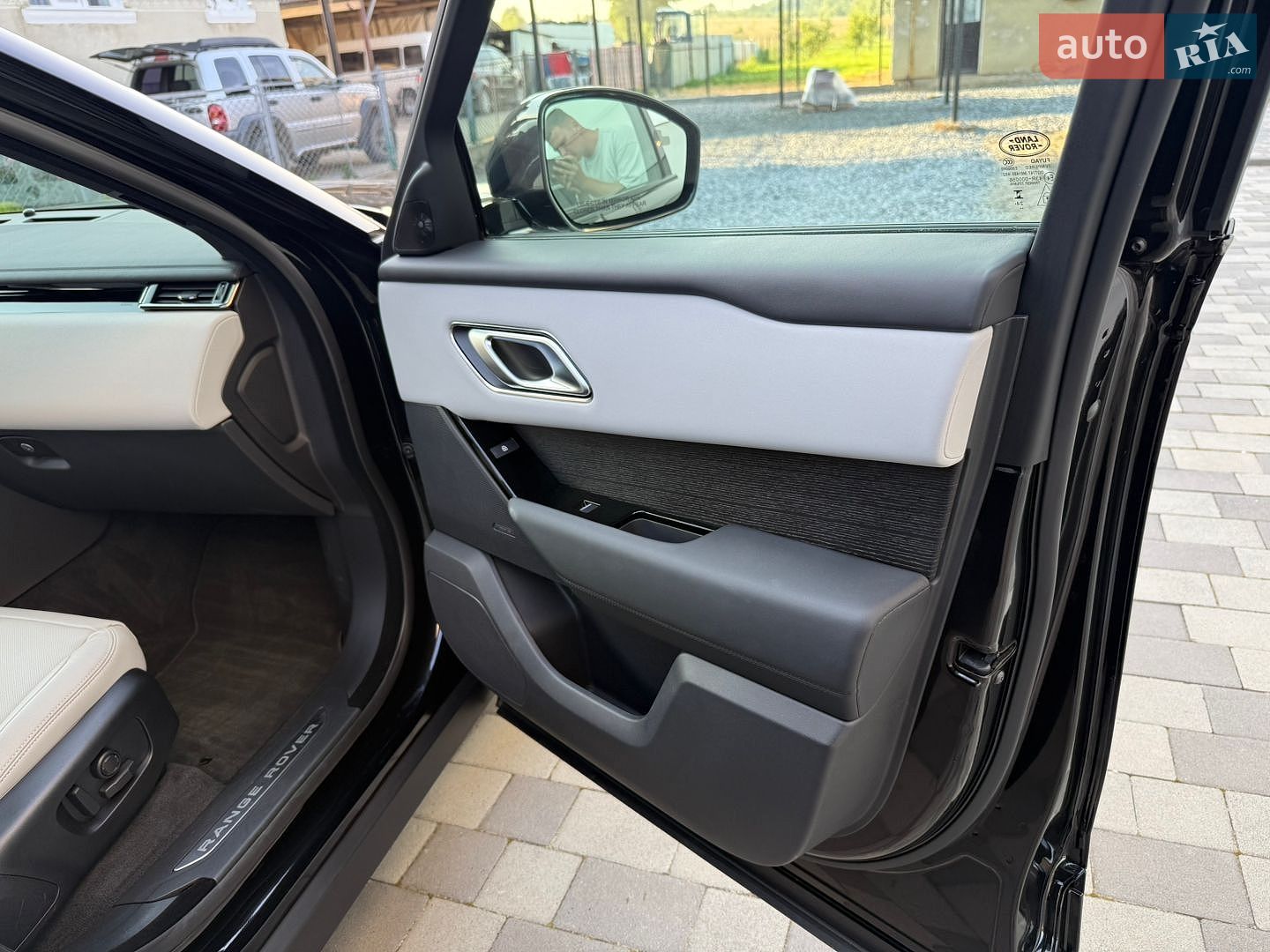 Land Rover Range Rover Velar 2025 VIN SALYL2EXXTA818032 фото оголошення 47 з 82