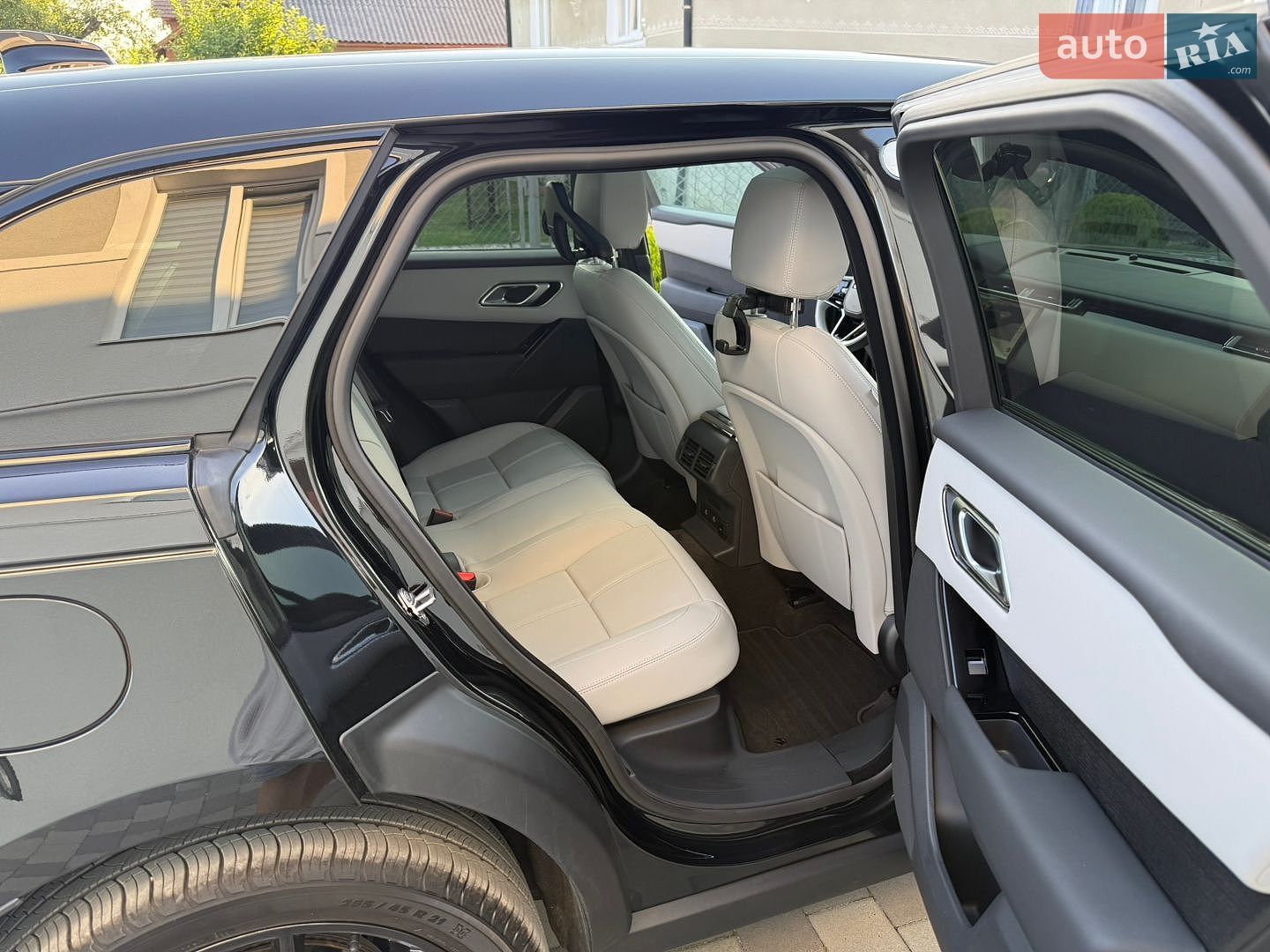 Land Rover Range Rover Velar 2025 VIN SALYL2EXXTA818032 фото оголошення 49 з 82
