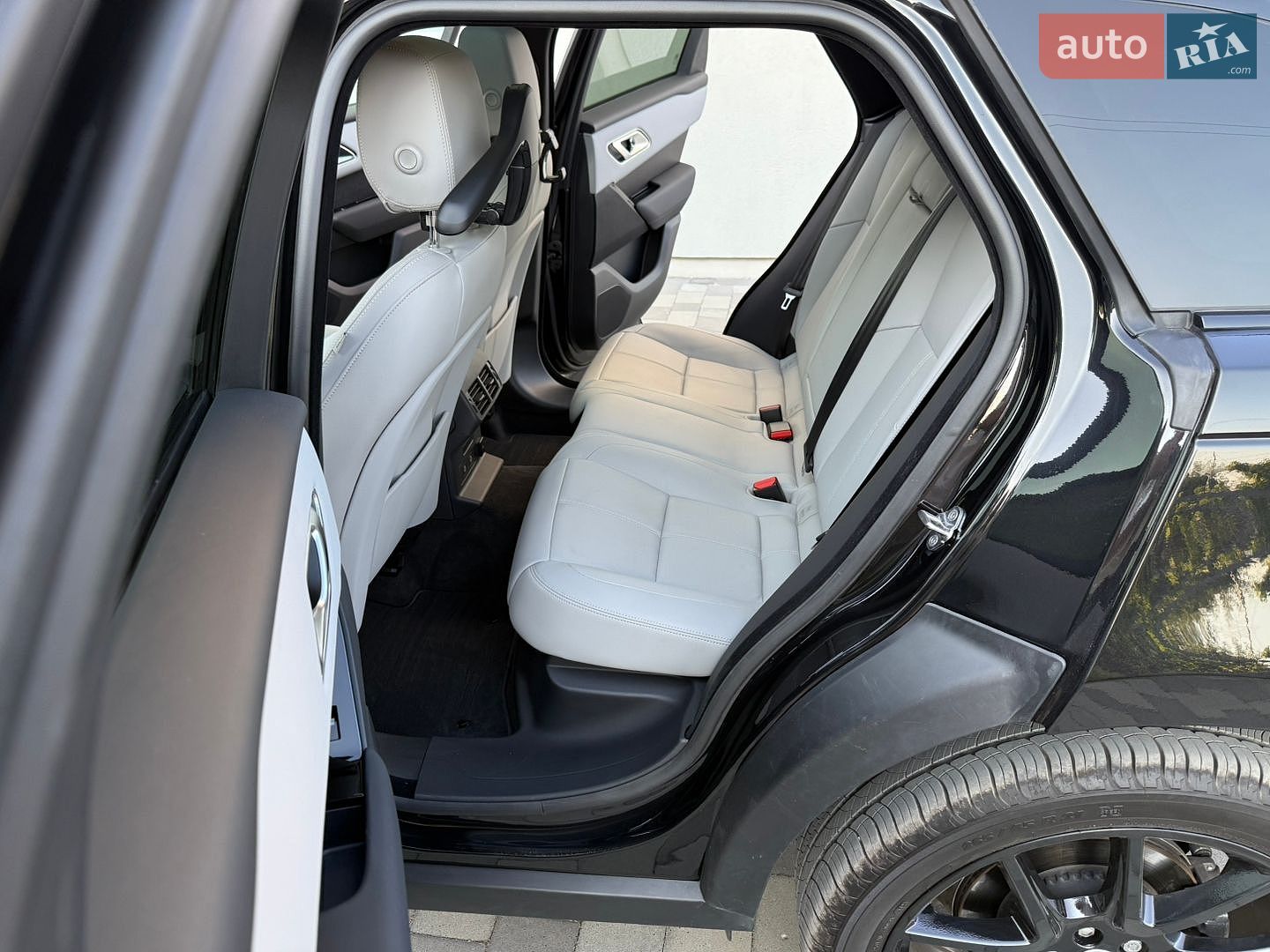 Land Rover Range Rover Velar 2025 VIN SALYL2EXXTA818032 фото оголошення 50 з 82