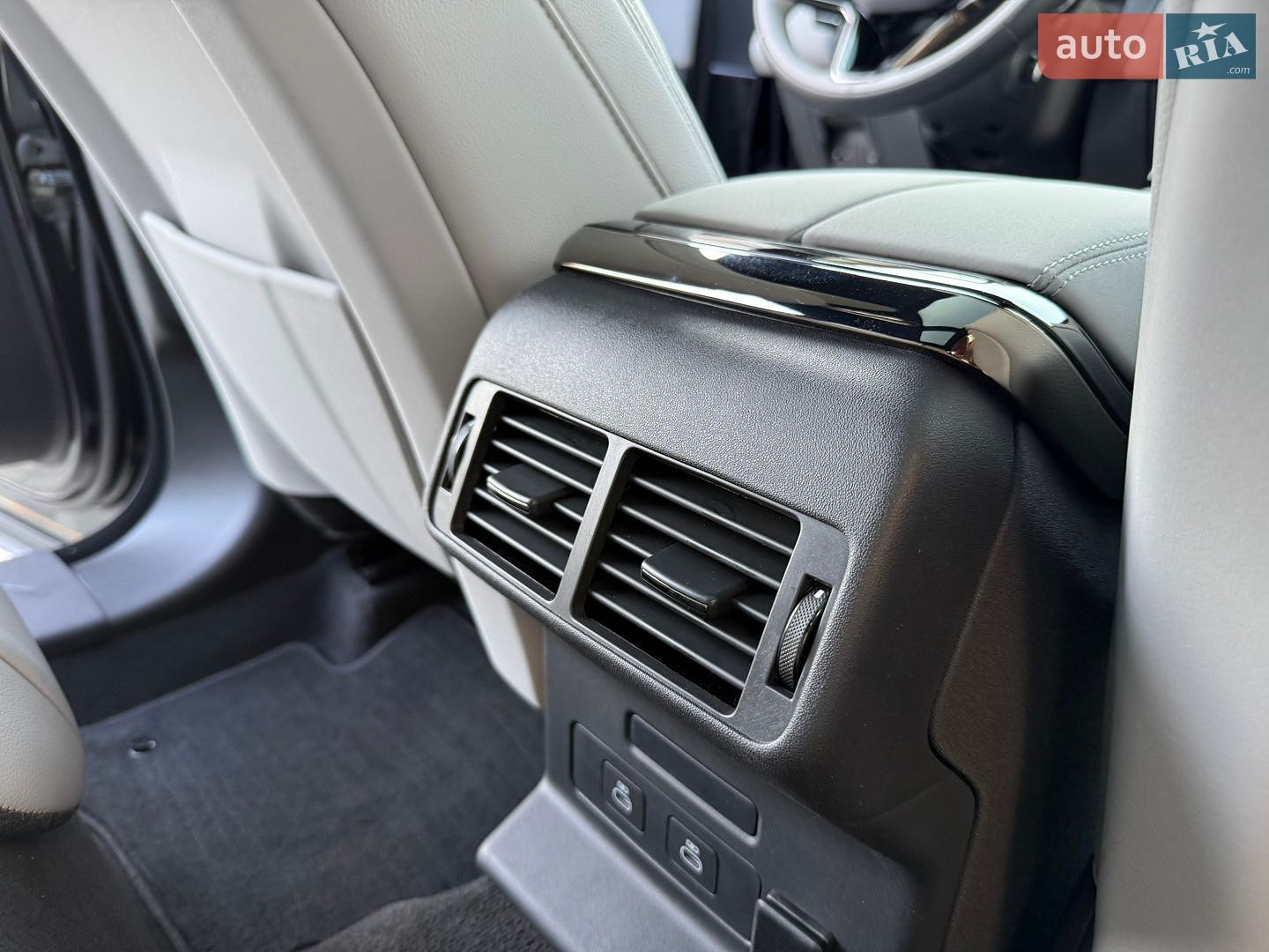 Land Rover Range Rover Velar 2025 VIN SALYL2EXXTA818032 фото оголошення 60 з 82