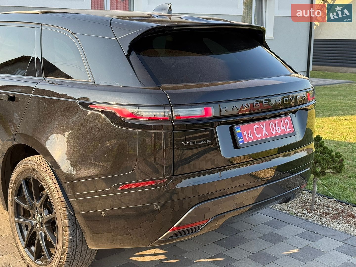 Land Rover Range Rover Velar 2025 VIN SALYL2EXXTA818032 фото оголошення 70 з 82