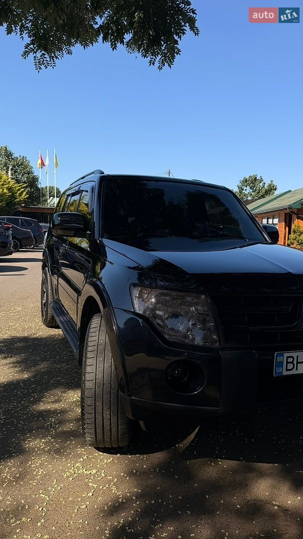 Mitsubishi Pajero Wagon 2008 VIN JMYLYV98W8J001600 фото оголошення 4 з 9