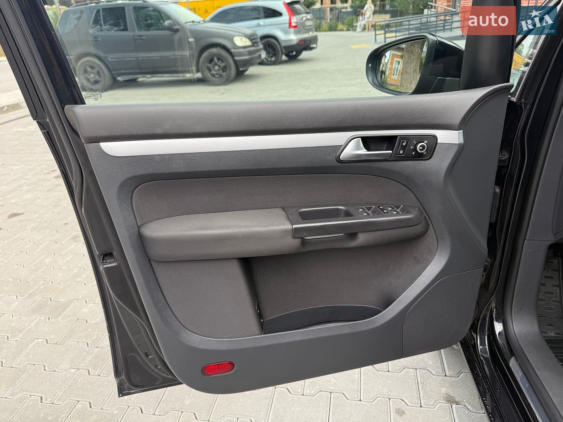 Volkswagen Touran 2015 VIN WVGZZZ1TZFW088825 фото оголошення 21 з 39