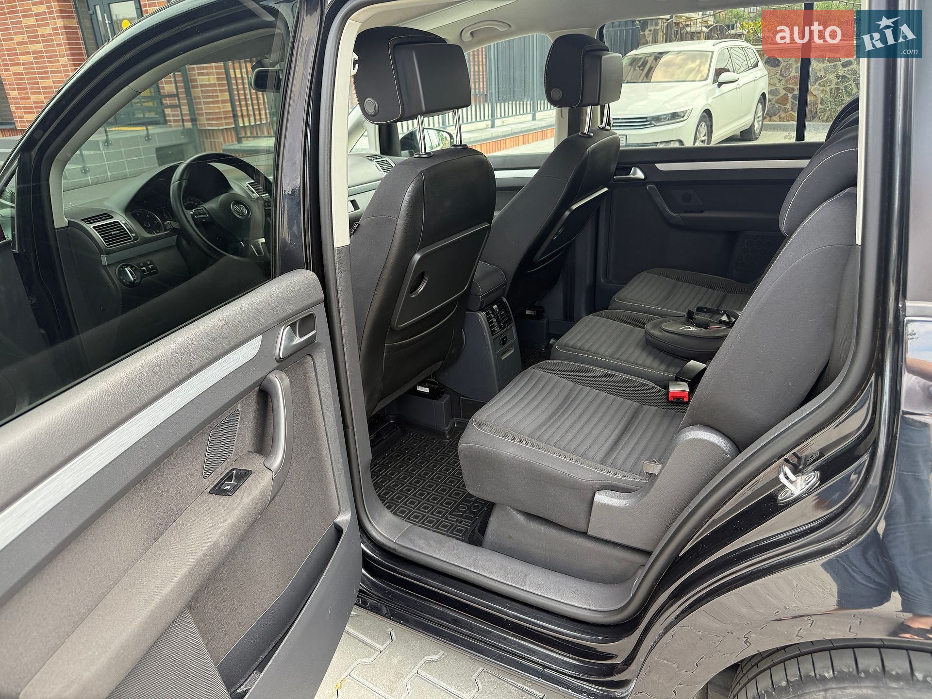Volkswagen Touran 2015 VIN WVGZZZ1TZFW088825 фото оголошення 30 з 39