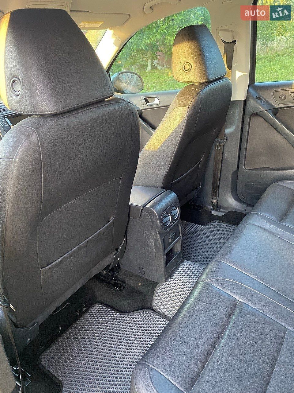 Volkswagen Tiguan 2015 VIN WVGAV7AX5GW543423 фото оголошення 8 з 14