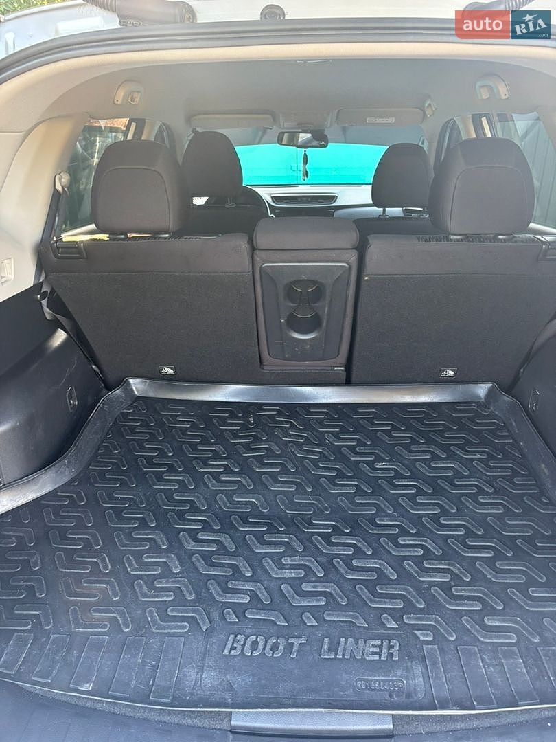 Nissan X-Trail 2017 VIN JN1TCAT32U0113137 фото оголошення 8 з 14