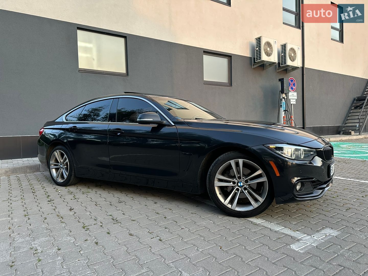 BMW 4 Series Gran Coupe 2017 VIN WBA4J3C53JBG96236 фото оголошення 2 з 11