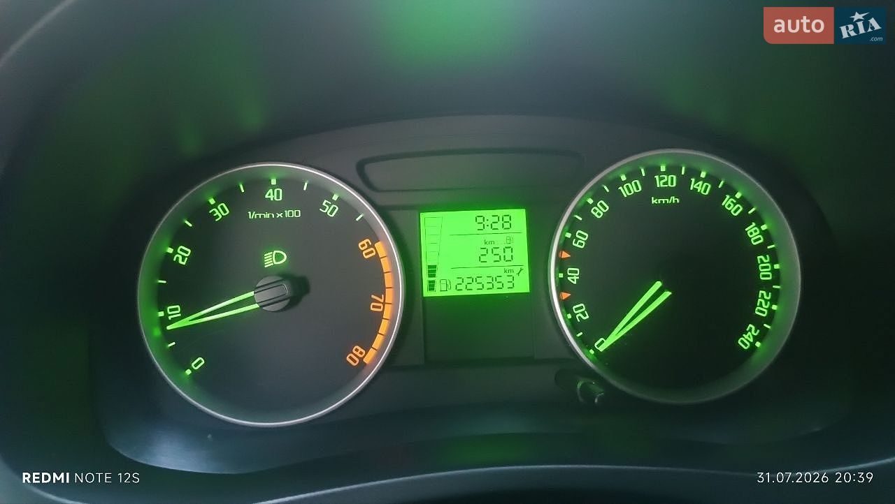 Skoda Fabia 2008 VIN TMBBC45J19B500954 фото оголошення 4 з 11
