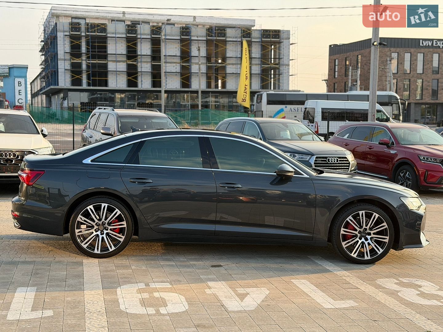 Audi A6 2022 VIN WAUZZZF24NN054449 фото оголошення 4 з 30