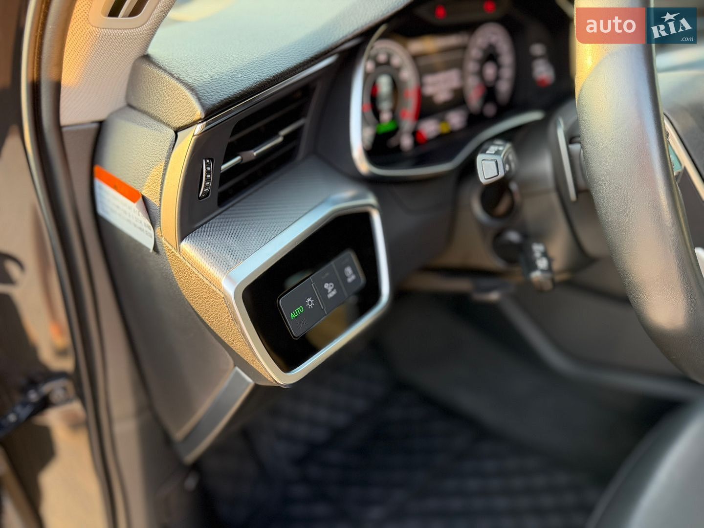 Audi A6 2022 VIN WAUZZZF24NN054449 фото оголошення 18 з 30