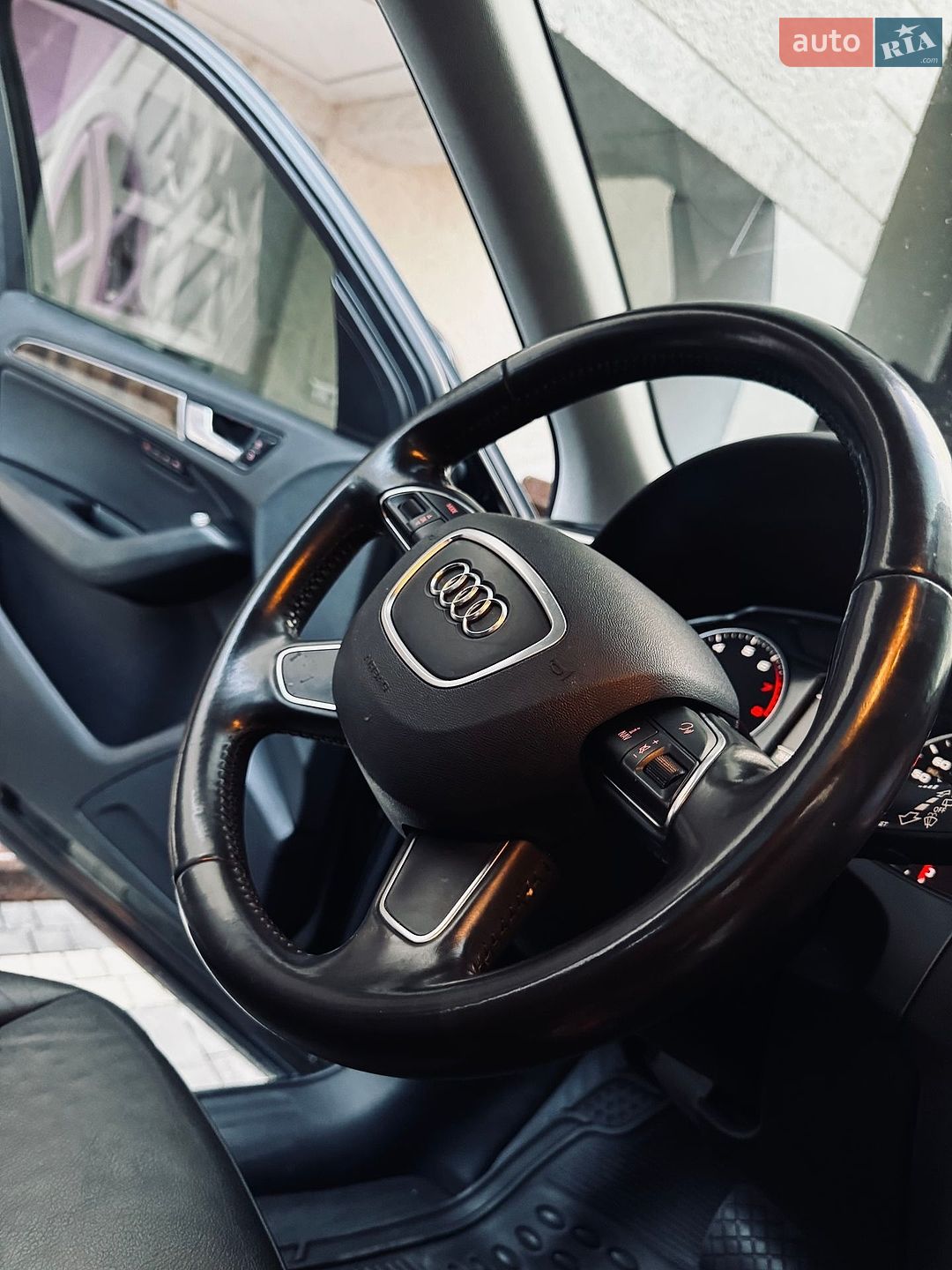 Audi Q5 2013 VIN WA1LFAFP3DA050066 фото оголошення 24 з 85