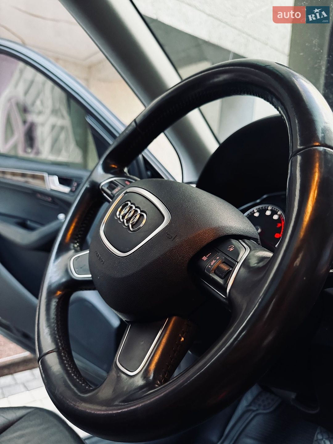 Audi Q5 2013 VIN WA1LFAFP3DA050066 фото оголошення 25 з 85