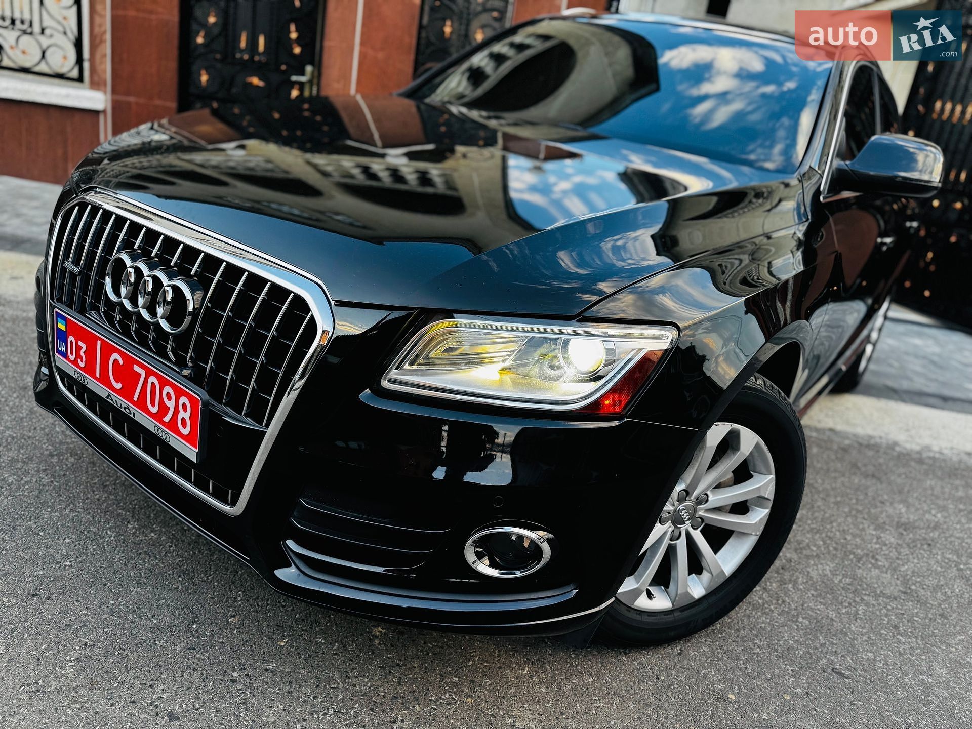 Audi Q5 2013 VIN WA1LFAFP3DA050066 фото оголошення 41 з 85