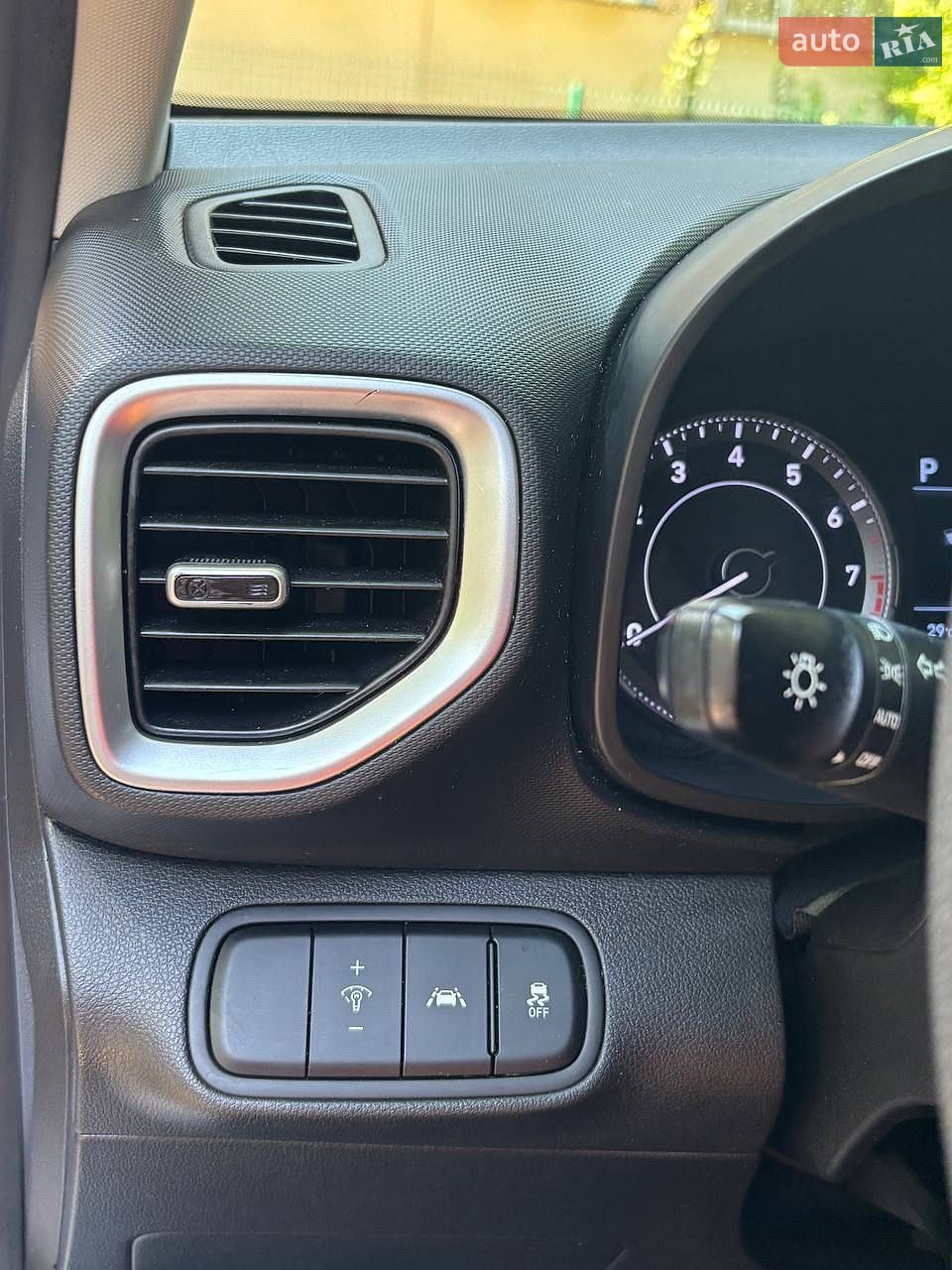 Hyundai Venue 2019 VIN KMHRC8A31LU019087 фото оголошення 5 з 21