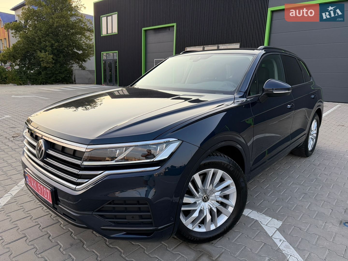 Volkswagen Touareg 2025 VIN WVGZZZCR1SD008336 фото оголошення 2 з 34