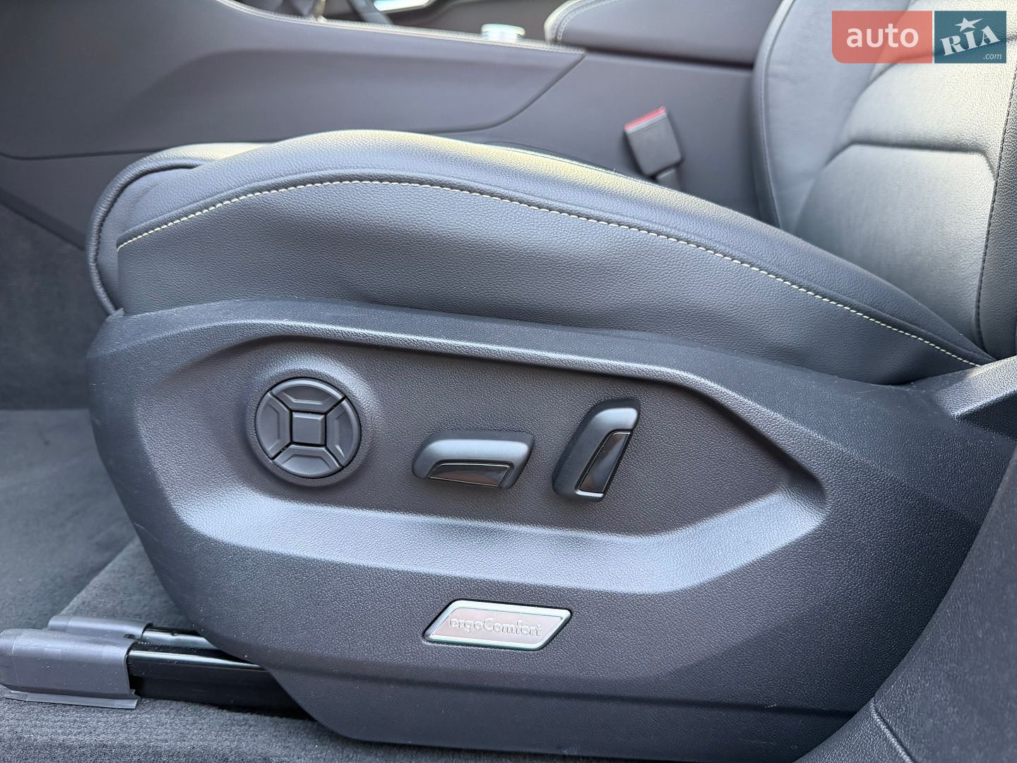 Volkswagen Touareg 2025 VIN WVGZZZCR1SD008336 фото оголошення 29 з 34