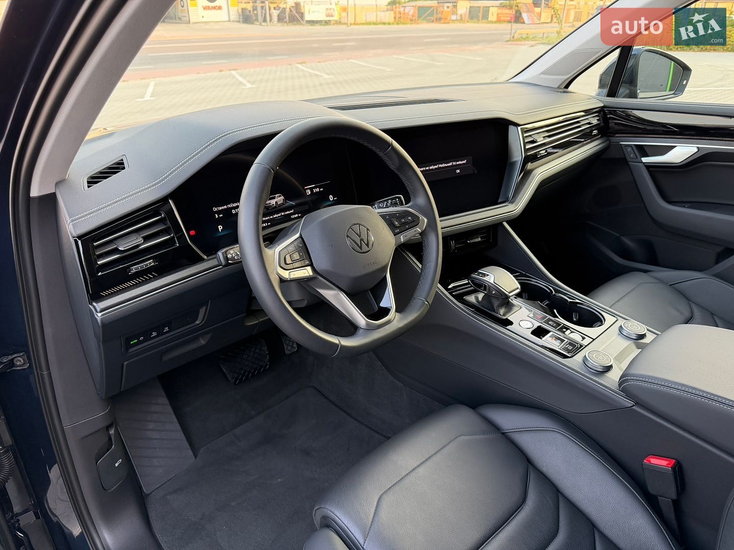Volkswagen Touareg 2025 VIN WVGZZZCR1SD008336 фото оголошення 32 з 34