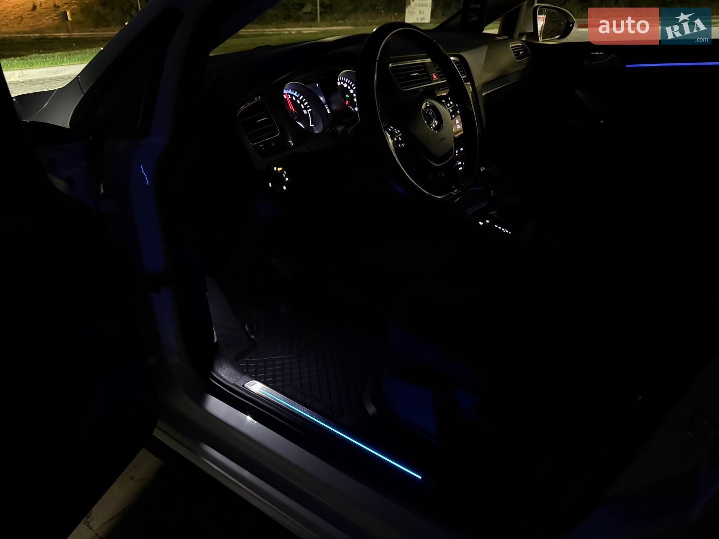 Volkswagen e-Golf 2018 VIN WVWZZZAUZJ8910428 фото оголошення 68 з 70