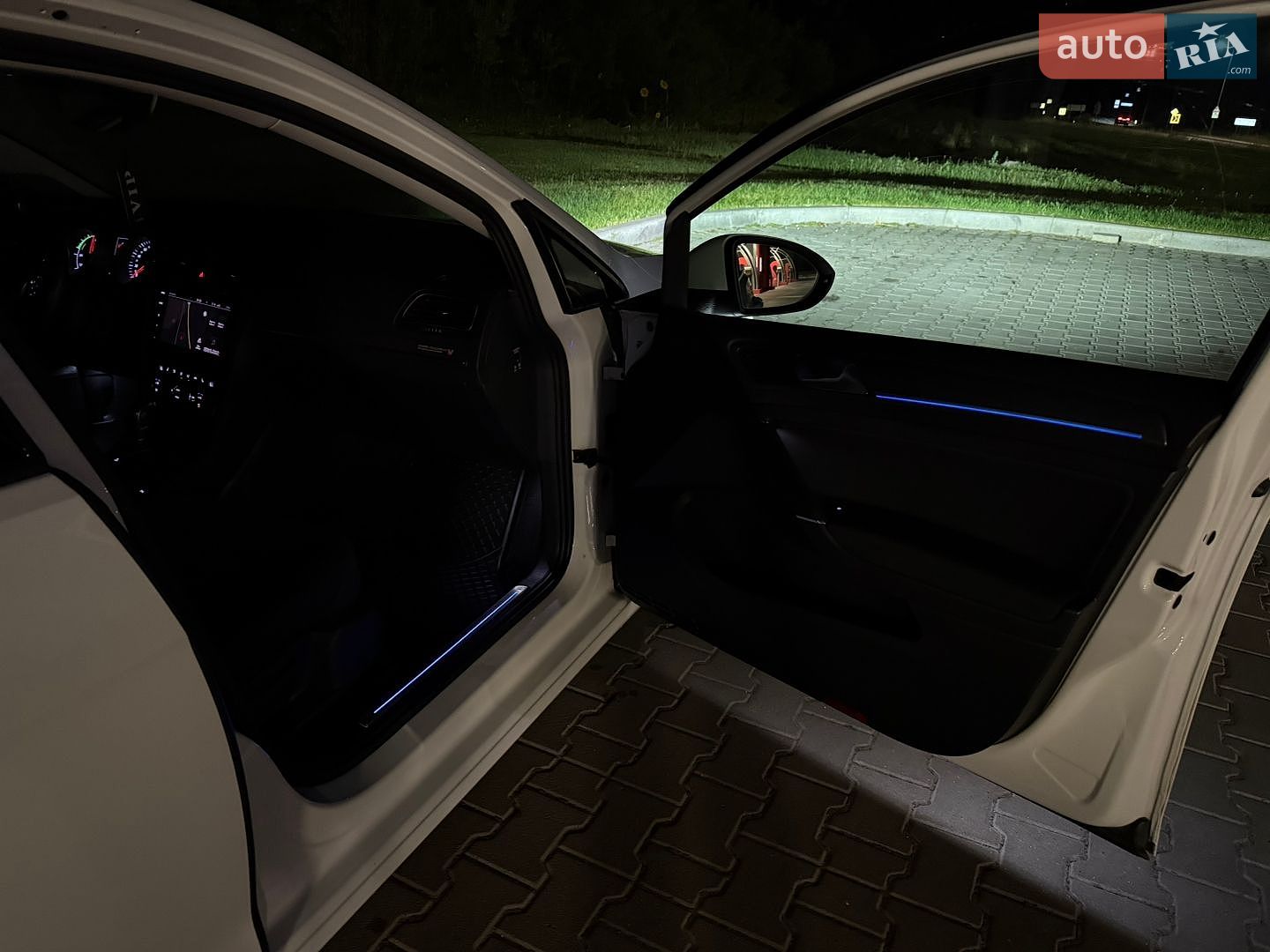 Volkswagen e-Golf 2018 VIN WVWZZZAUZJ8910428 фото оголошення 69 з 70